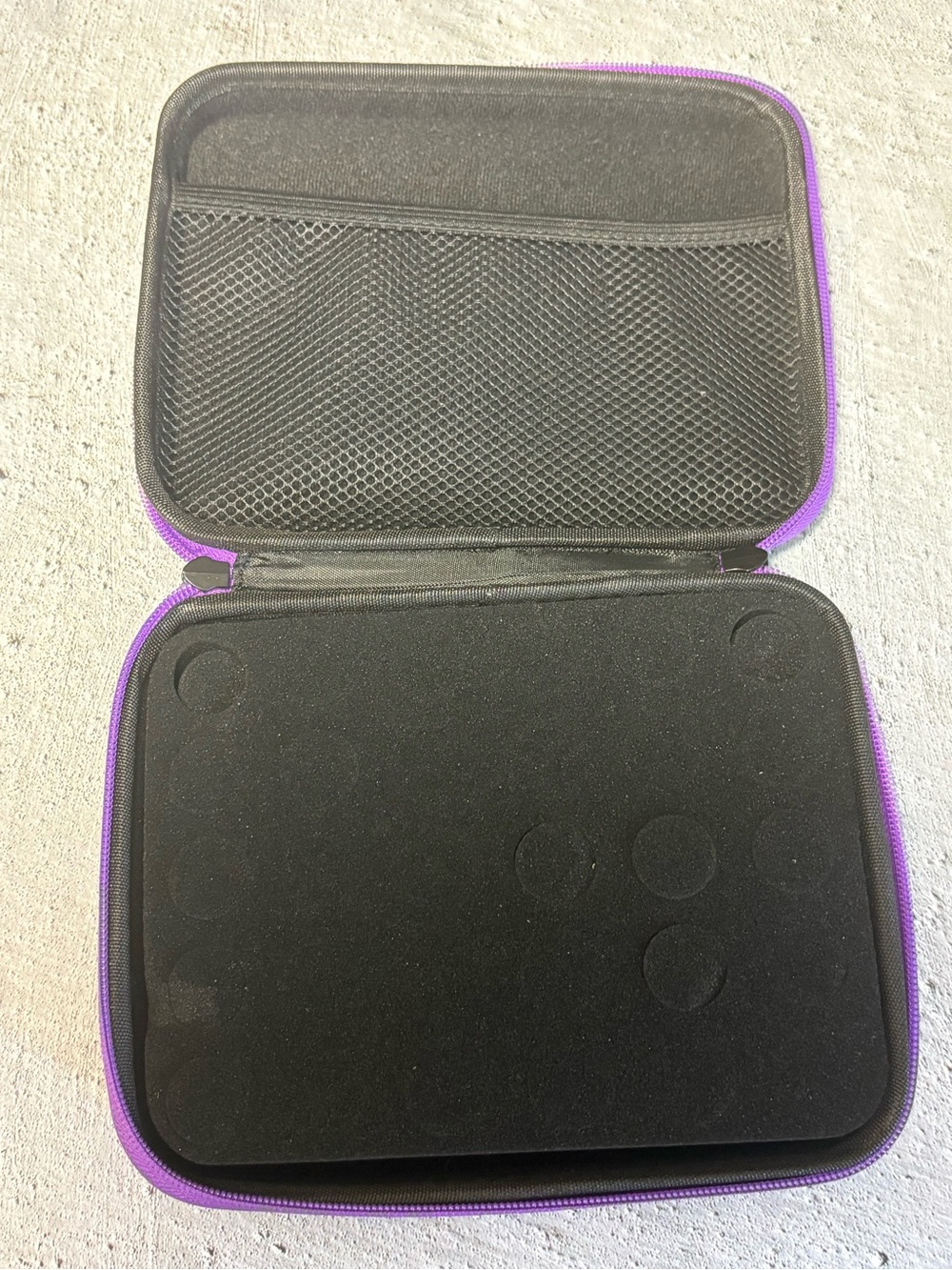 Protective black and Purple essential oil case